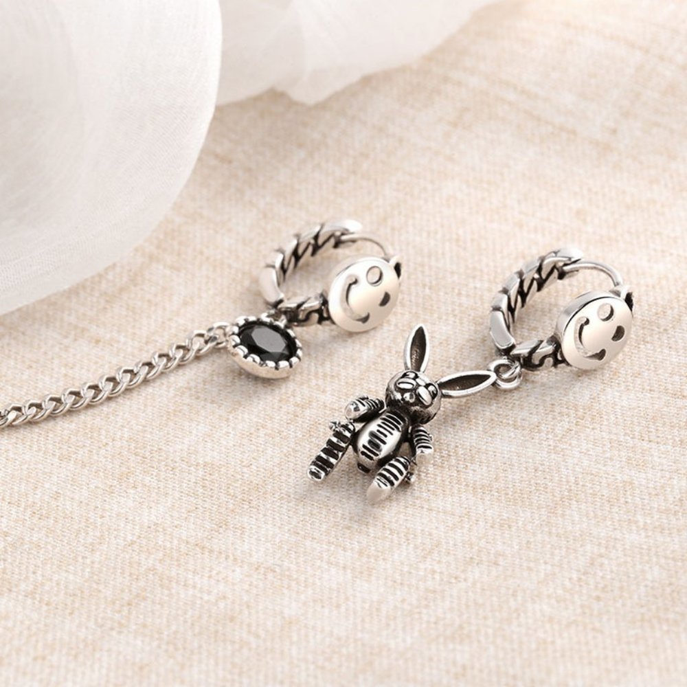 Asymmetric Smiling Face Rabbit Earrings - Picture 4 of 6